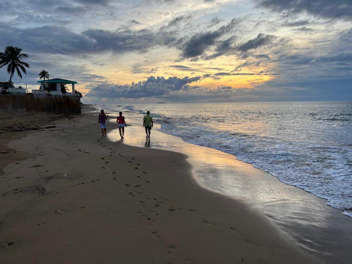Aguada Beach Condos ภายนอก รูปภาพ